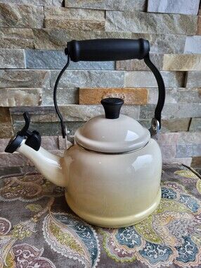 Le Creuset Cream Gradient Demi Tea Kettle with Black Handle